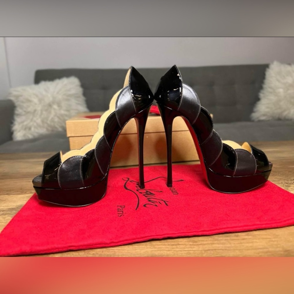 Christian Louboutin Torsatoe size 35.5 Brand new 100% authentic